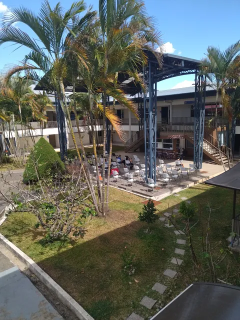 Universidad San José