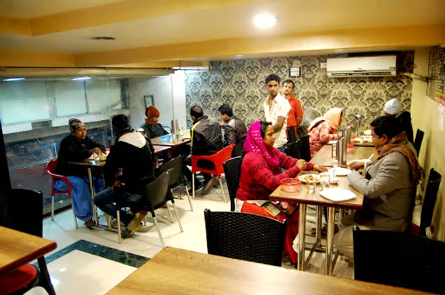 Riyaz Hotel Family Restaurant
