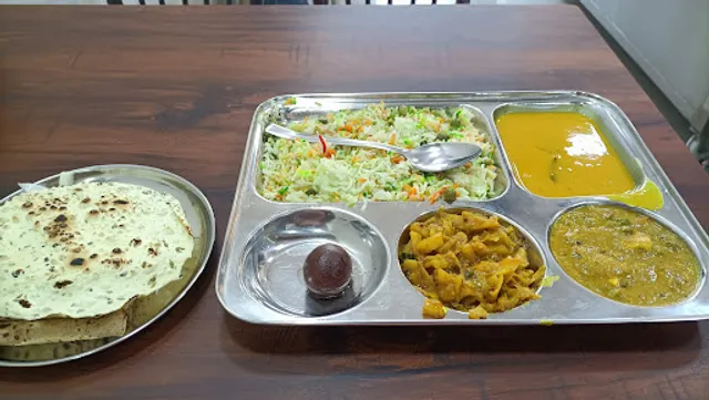 RADHA KRISHNA HOTEL Borivali