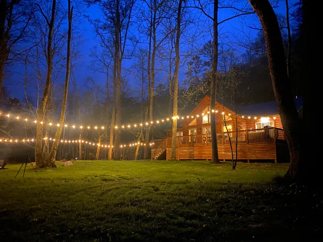 Lost Pines Retreat on Elk Creek