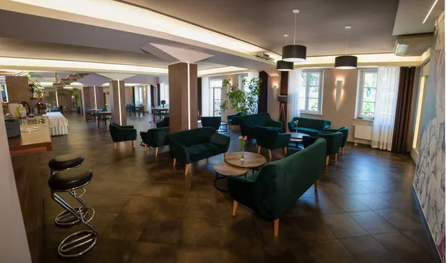 Centrum Restauracyjno-Hotelowe Florres