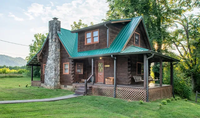 Rippling Waters Retreat | Riverfront Cabin
