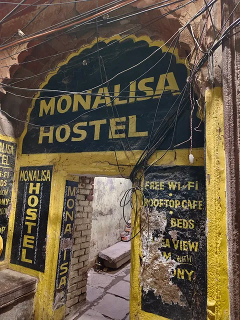 MONALISA HOSTEL