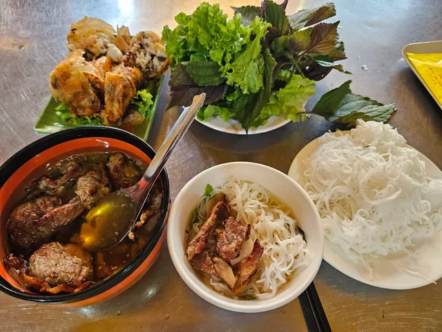 Quán Bún Chả Hà Nội Siêu Ngon