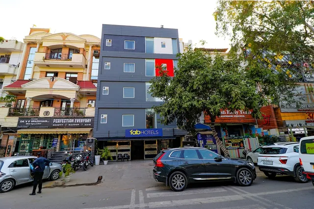 FabHotel Hargobind Enclave - Hotel in Karkardooma, New Delhi