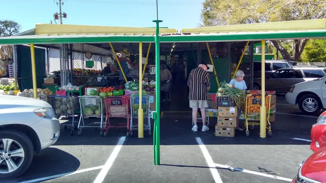 Pioneer Farm Market