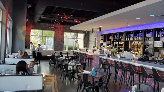 Moon Thai & Japanese