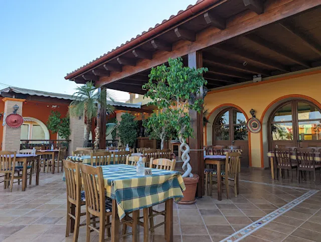 Panchos Mexican Restaurant & Bar