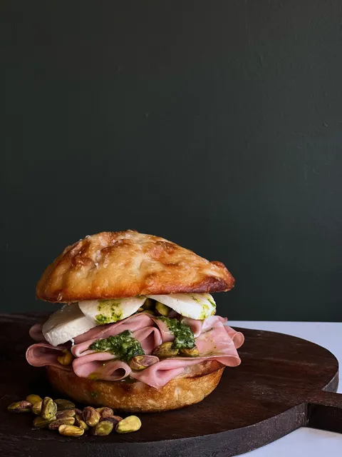 Leslie’s Sandwich Room