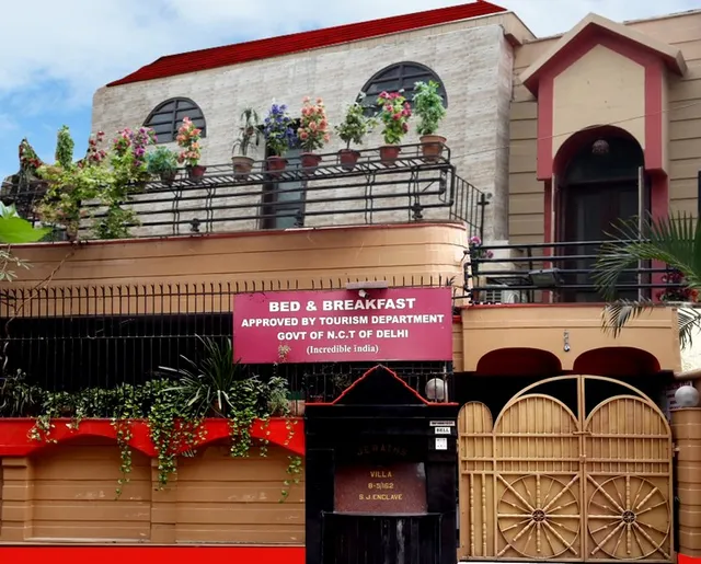 Jeraths Inn Rs 1800 Ac Rooms