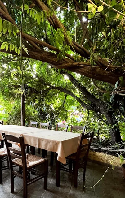 Strapounto Grill House