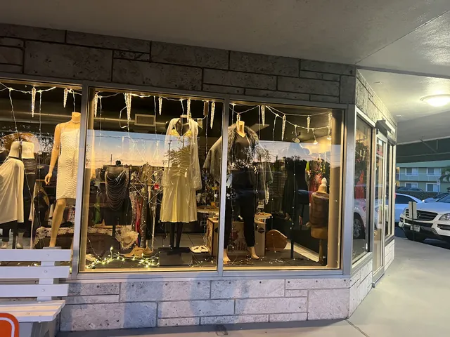 Isle of Style Consignments and Gifts located in Benjamin’s Studio (free parking while shopping)