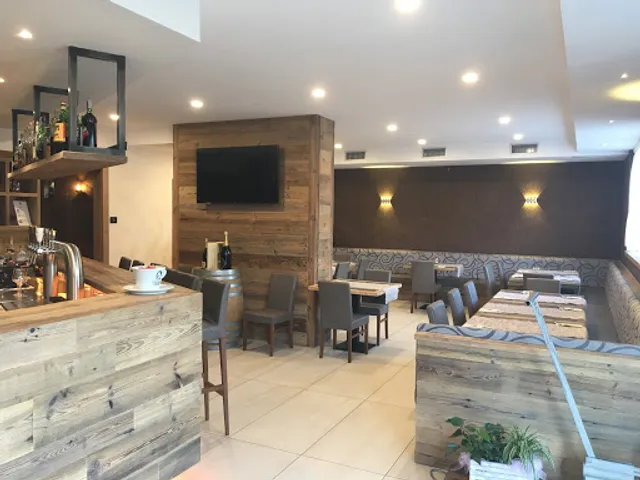 Lanterna Pizzeria & Brew Pub