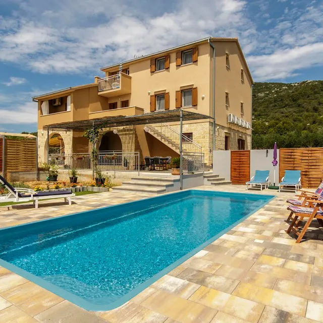 Apartments Mardešić