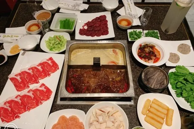 Huangcheng Laoma Hot Pot