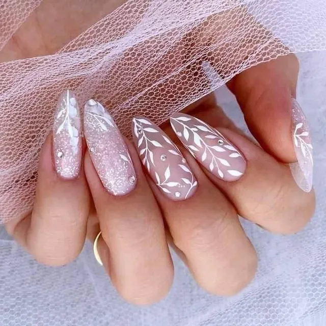 SD Nails