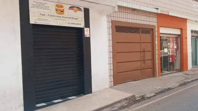 Fast - Food's King Gourmet Burger