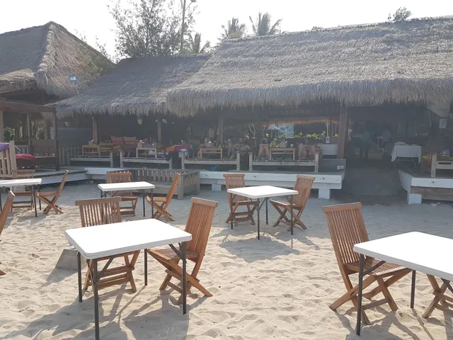 Chill Out Bungalows and Bar