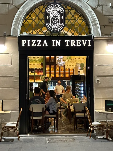 Pizza in Trevi - Piazza di Spagna