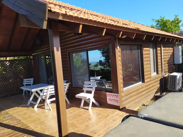 רגעים בבקתה