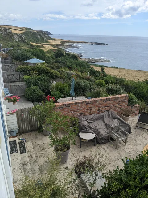 9 Coastguard Cottages