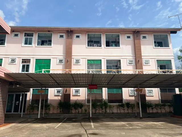 Boontawee Hotel, Phon Phisai Naga Fireball Town