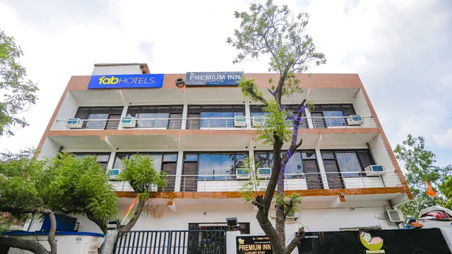 FabHotel Frolic Luxury Stay - Hotel in Sector 52