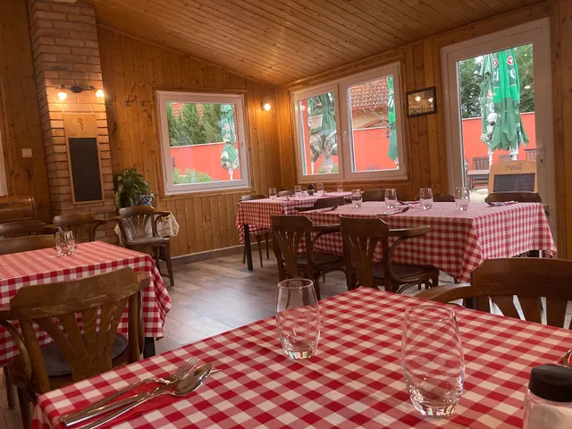 Kami Kisvendéglője