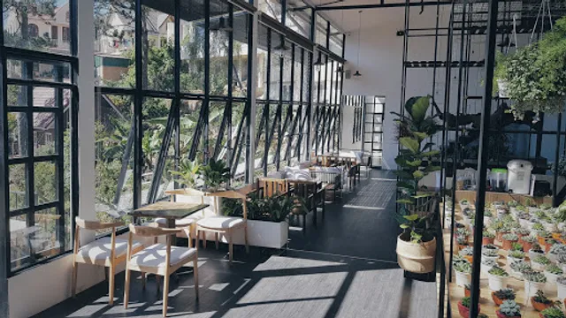 Nhà Lồng Coffee