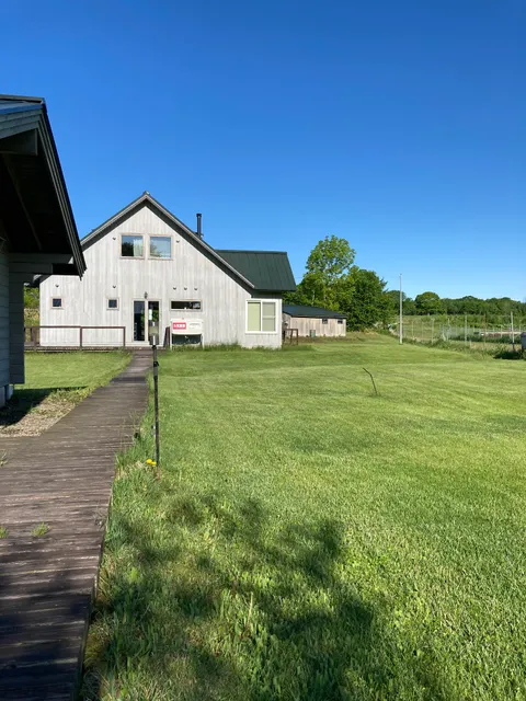 Akan Driftwood Lodge