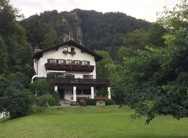 Guesthouse Villa rock crystal