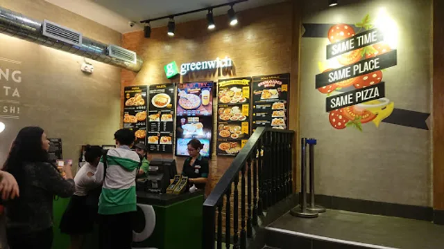 Greenwich Rufino Plaza