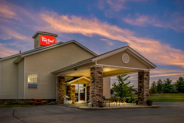 Red Roof Inn Charlestown