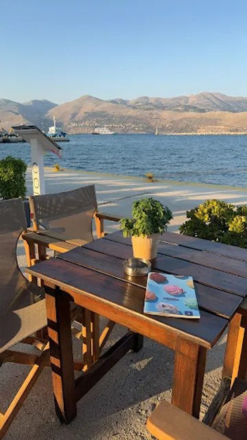 COZY I Sports Café & Eaterié | Lixouri, Kefalonia