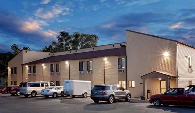 Super 8 by Wyndham Canton IL