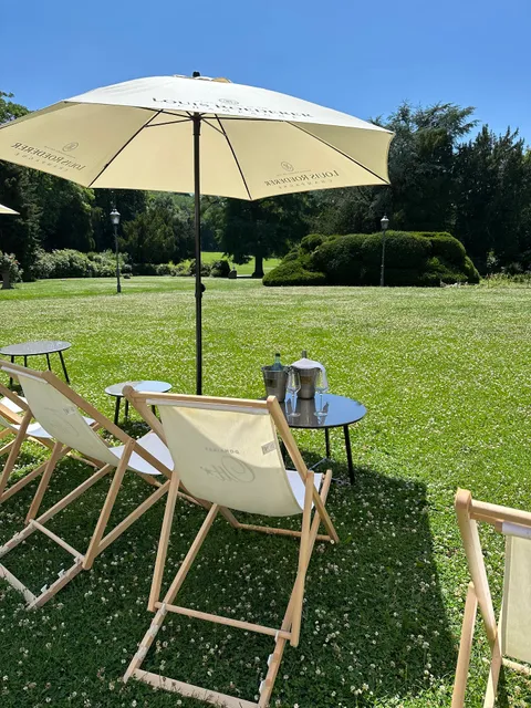 Schlosspark Restaurant by Tristan Brandt