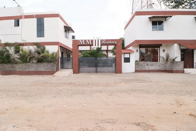 OYO 49562 Mm Residency