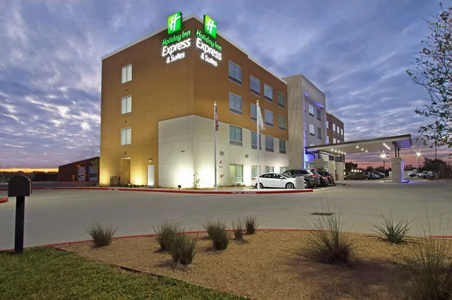 Holiday Inn Express & Suites Brookshire - Katy Freeway by IHG