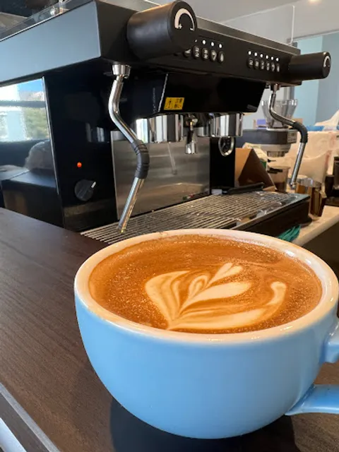 大波珈琲 Coffee stand BIGWAVE