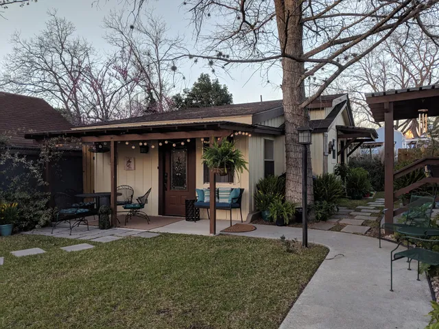 Bois D'Arc Bungalows