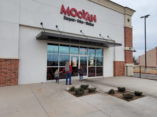 MOOYAH Burgers, Fries & Shakes