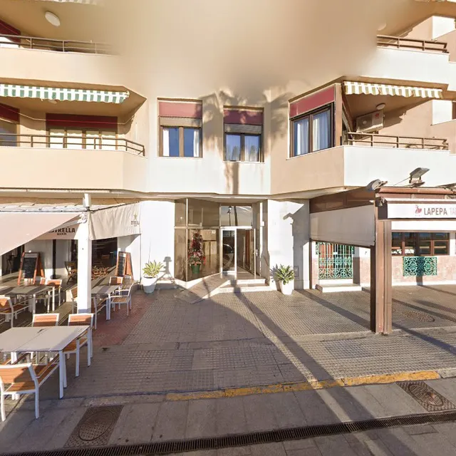 Victoria Beach Sunset Lounge