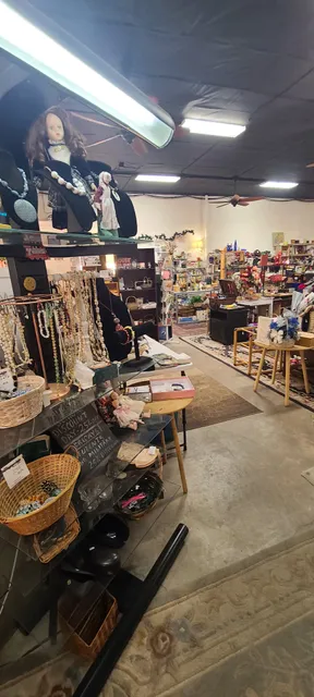 Hodgepodge Thrift Store