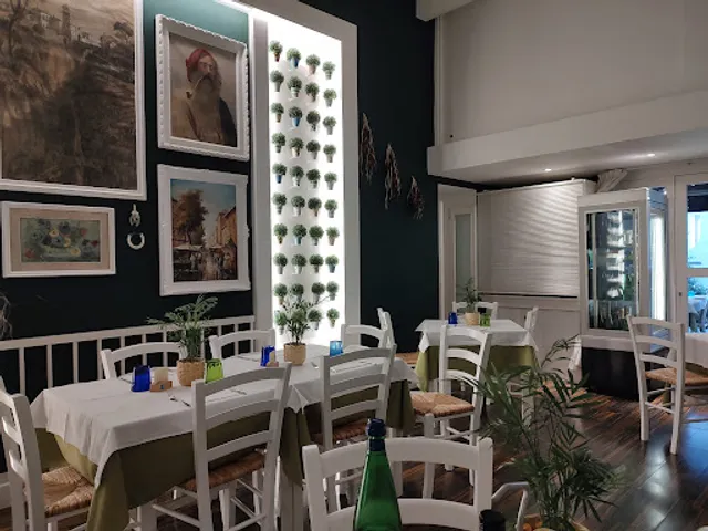 Naima Restaurant & Lounge