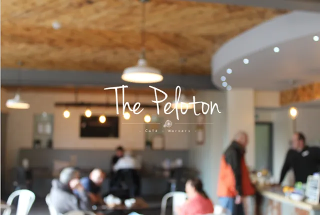 Peloton Café
