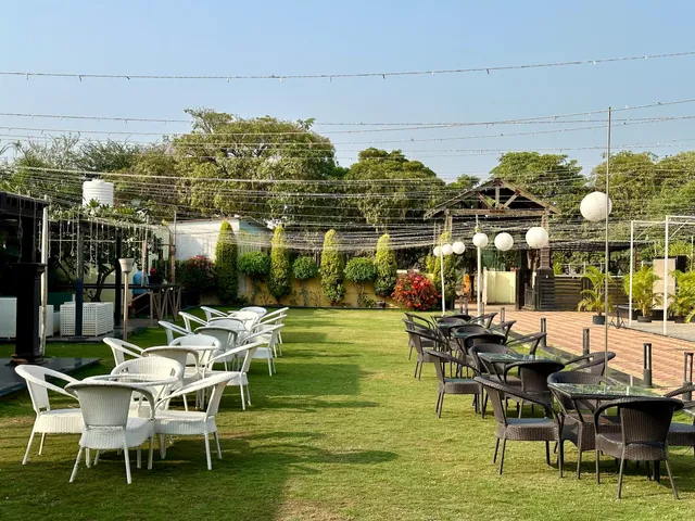 Pind Balluchi Restaurant & Bar