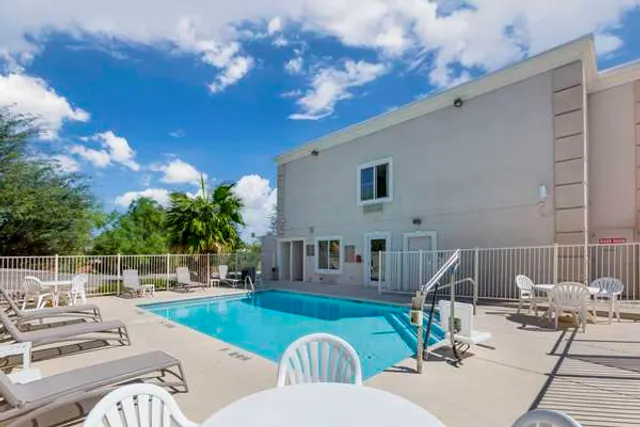 Comfort Inn Green Valley I-19