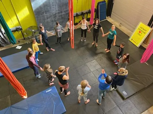 Detroit Flyhouse Circus School