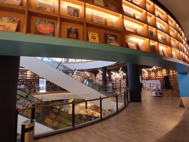 BookXcess Bookstore - IOI Mall Damansara