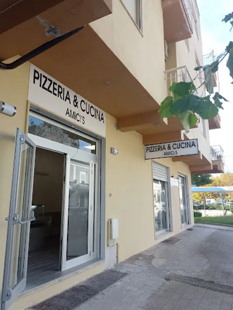 Pizzeria & Cucina Amici's